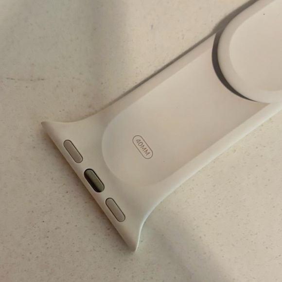 Apple Watch Sports Band - Starlight Color - Picture 4 of 4